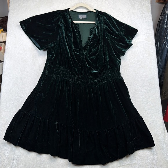 Anthropologie Dresses & Skirts - Anthropologie Women's 2X Green Velvet Mini Dress Smocked Waist Holiday Party